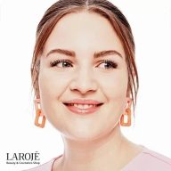 ریمل حجم دهنده و جدا کننده اسنس Essence مدل Lash Princess - تصویر ۴