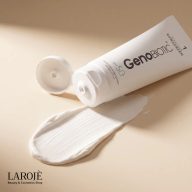 بافت کرمی و بی‌رنگ ضد آفتاب ژنوبایوتیک روی پوست