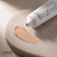 سواچ سایه بژ طبیعی ضد آفتاب رنگی ژنوبایوتیک روی سطح