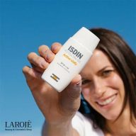 ضد آفتاب و ضد لک بی رنگ اکتیو یونیفای ایزدین Isdin - تصویر ۲