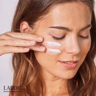 ضد آفتاب و ضد لک بی رنگ اکتیو یونیفای ایزدین Isdin - تصویر ۳