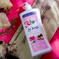 لوسیون بدن ضد چروک سنت ایوز St Ives حاوی گل رز و روغن آرگان - تصویر ۲